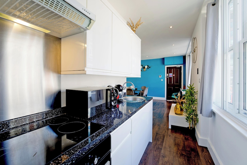 Imperial Middlesex Street Apartments