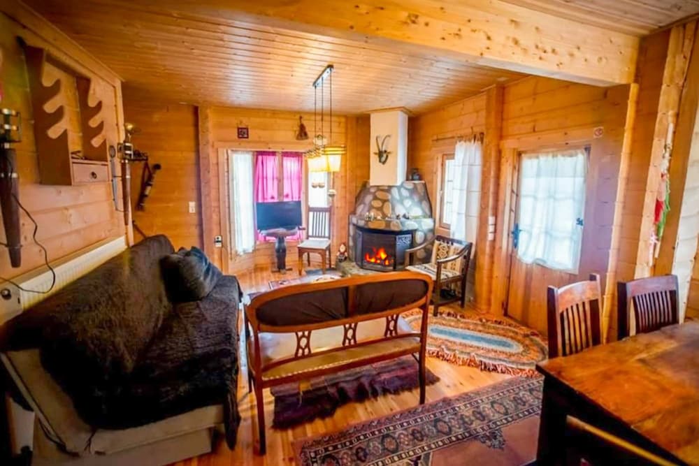 Kedra Village Cozy Chalet - Mountain Getaway