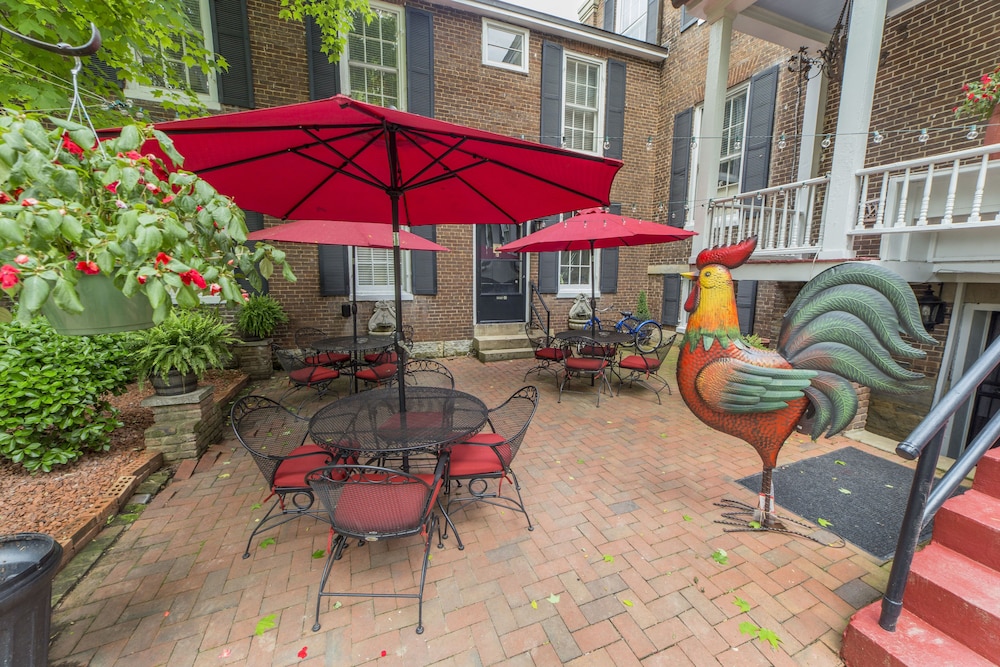Bourbon Manor B&B