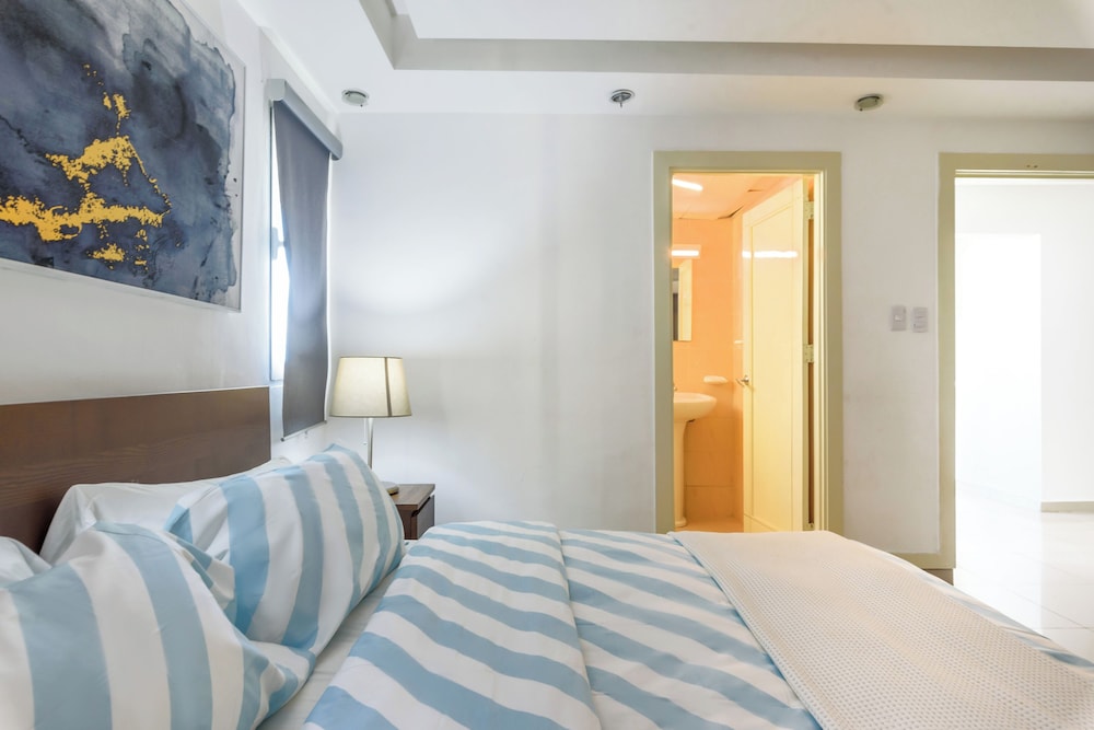 Oceanfront Condo in Ave. España Sleeps 8