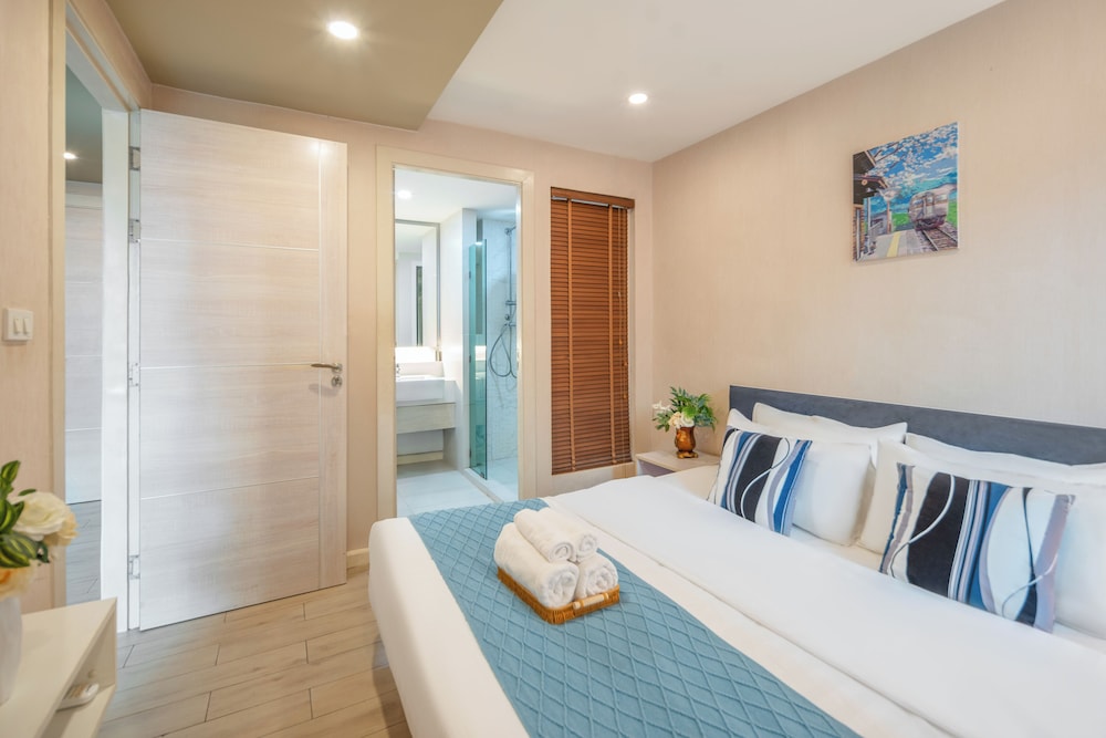 Seven Seas Condo Resort steps to Beach