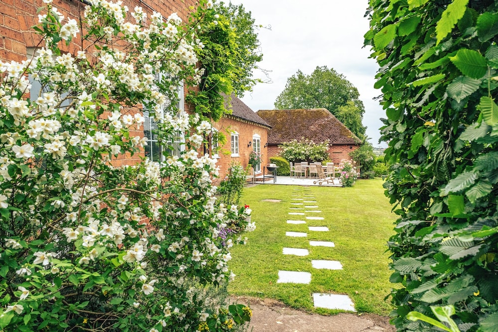 Idyllic Countryside Cottage