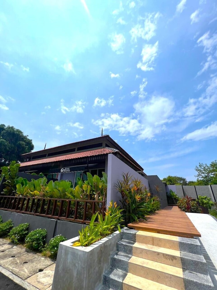 ROYALE RIVIERA RESORT PRIVATE POOL VILLA photo 2