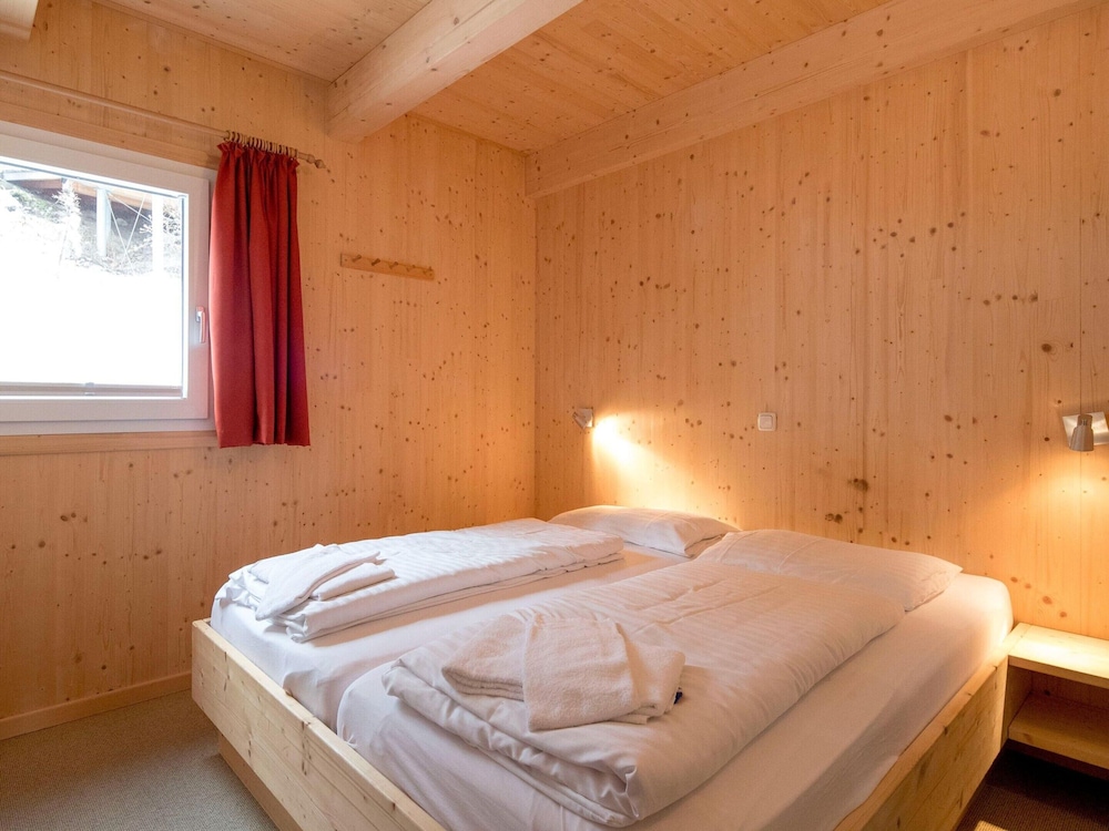 Amazing Chalet With Whirlpool