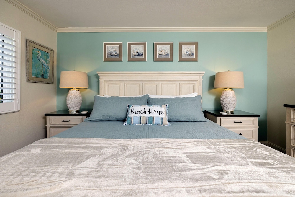Land's End 4-306 Bay Front - Premier