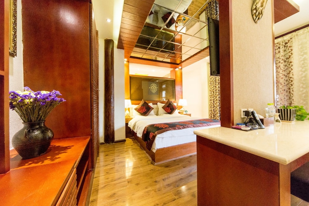 Lijiang Bairui Vacation Hotel