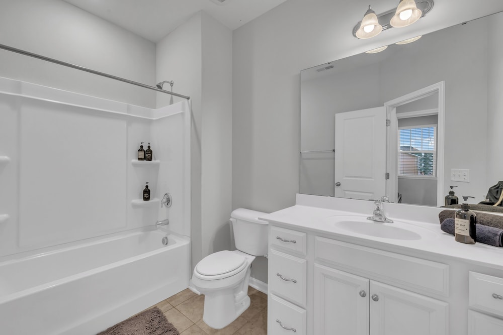 King 4BR Townhouse to Downtown Durham