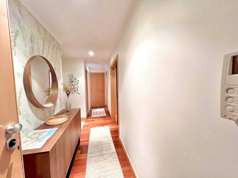 Albufeira Modern 7 by Homing