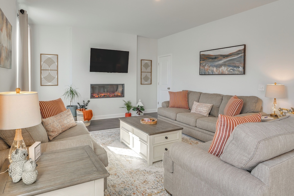 Work, Explore & More: Lebanon Family Home!