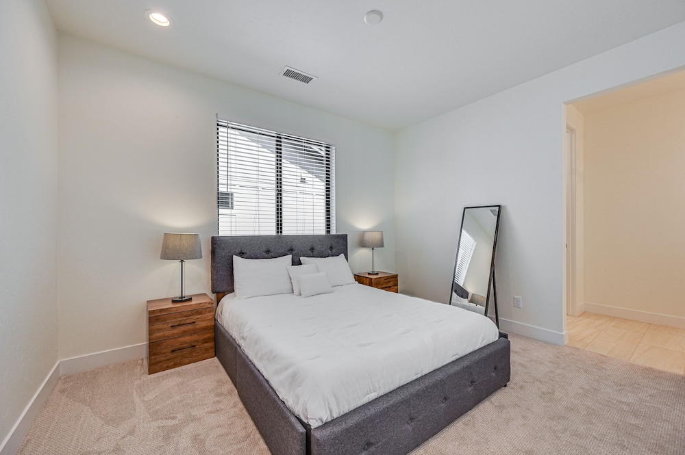 Flagstaff Group Getaway w/ Game Room & Deck