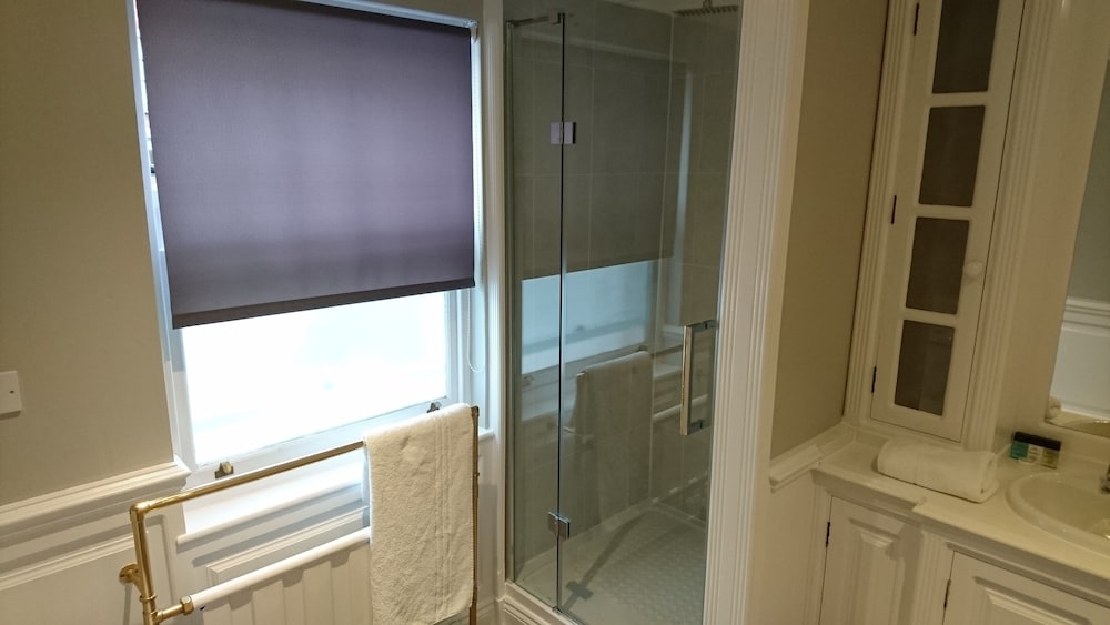 Guildford Vacations - Angel Hotel - Property Image 14