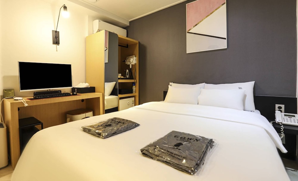CHESS HOTEL