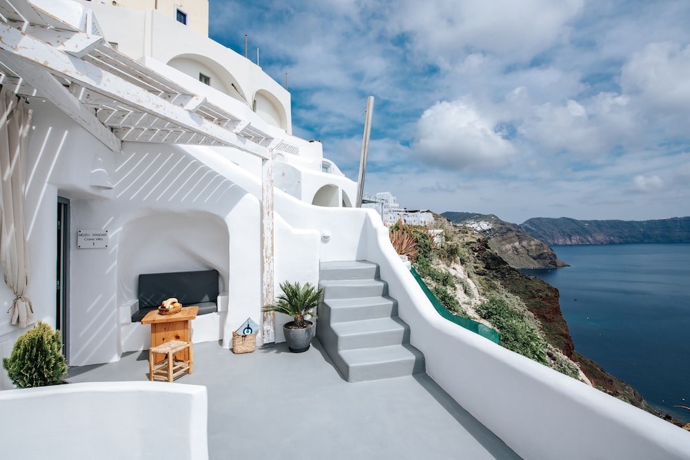Virginia's Cave Villas
