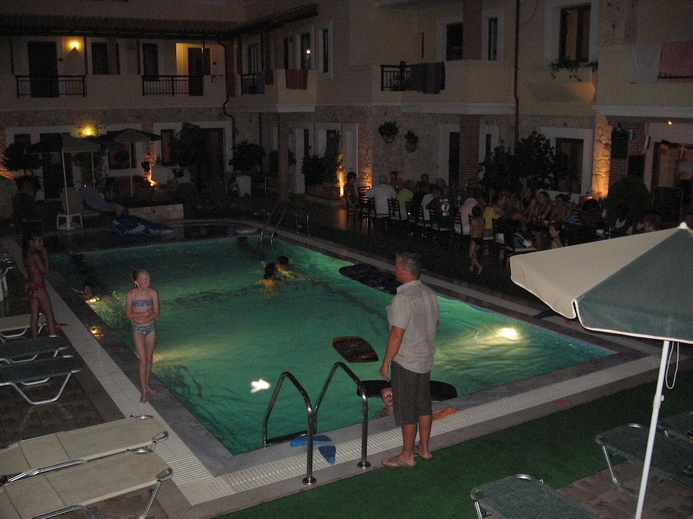 APOLLO CITY HOTEL