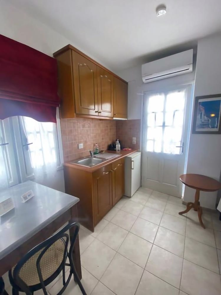 Aeolos Apartments