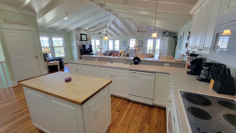 203 Butler Avenue by Tybee Vacation Rentals