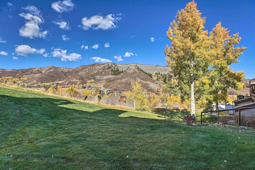 Slopeside Snowmass Townhome w/ Mountain Views! view 5