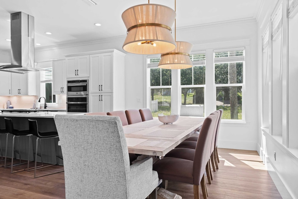 4BR Coastal Retreat w/ Pool, Patio & Games Lagniappe at Blue Mountain