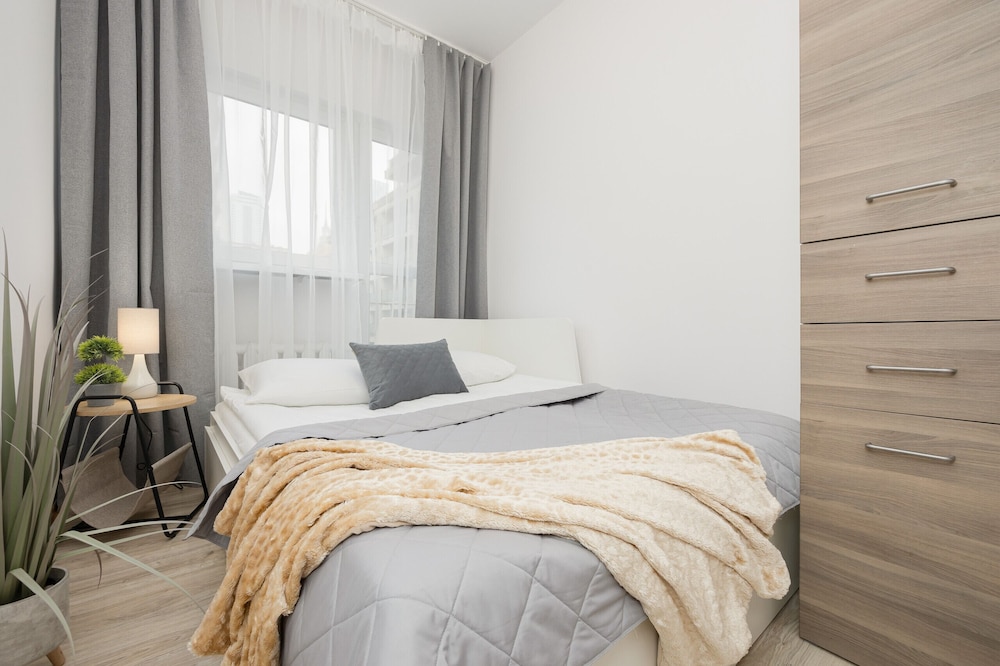 Apartment in Warsaw Center by Renters view 2