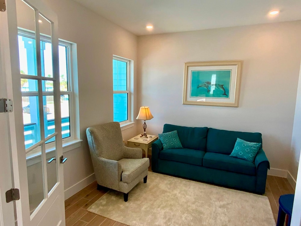 Nautical Nest in Fort Myers Beach