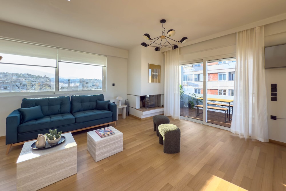 Acropolis Sky Retreat Jacuzzi 3BR Maisonette