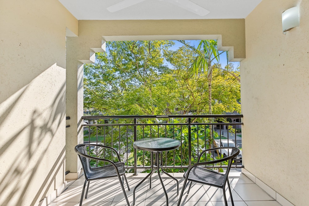 Urban Tropics Modern Resort Apartment