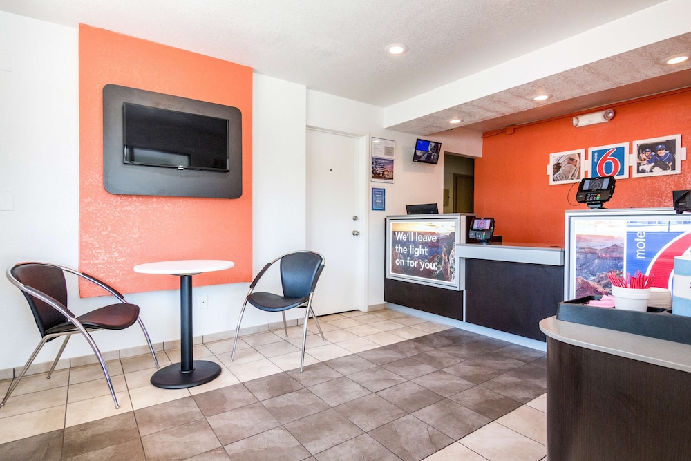 Motel 6 Longview, TX