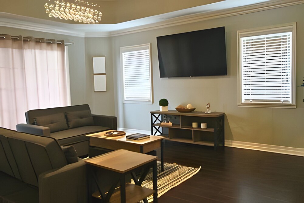 Modern 3BD Retreat 10 Guests Near Disney
