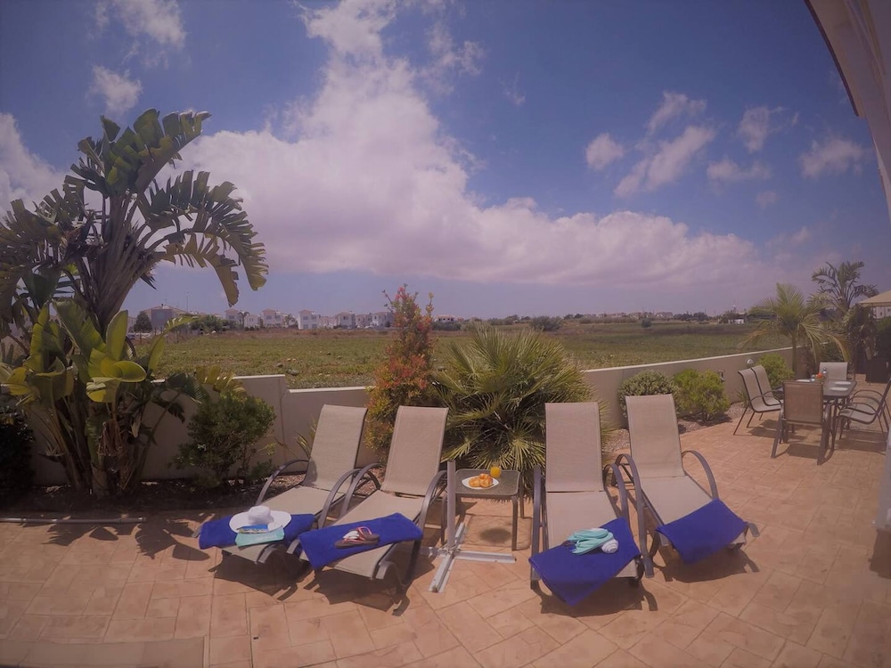 Kristina Villa - Private Pool Wifi and BBQ