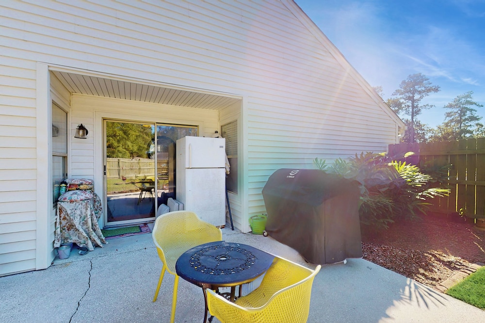 Dog-friendly Family Home w/ Patio & Fire Pit!