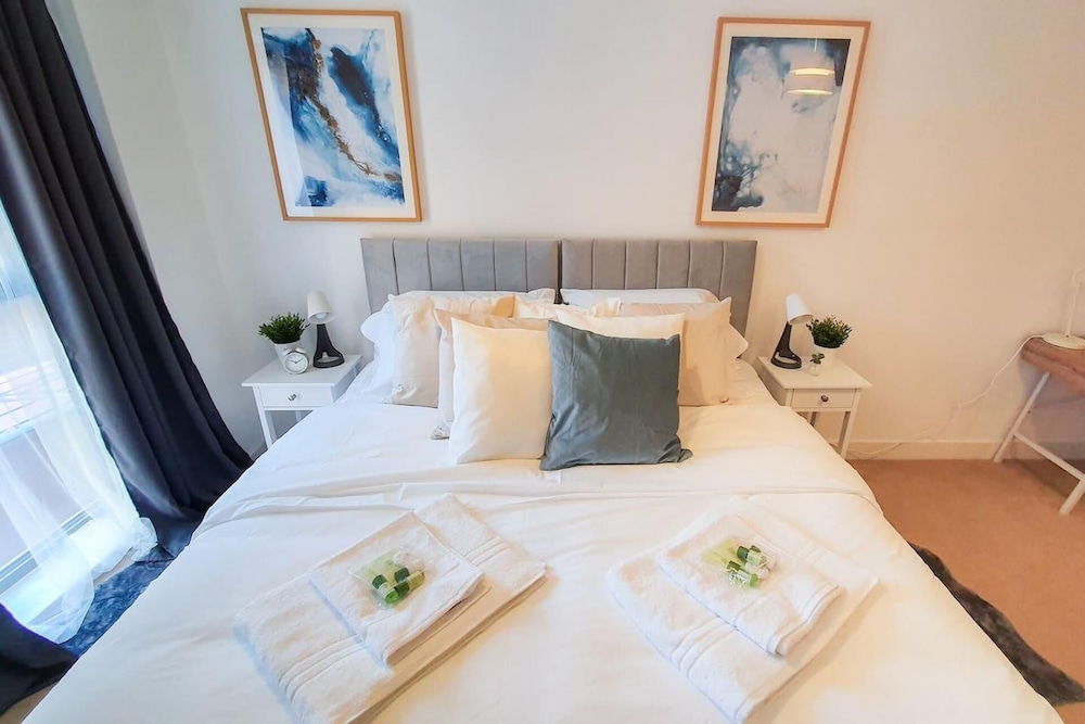 Beautiful 1-bed Apartment in Gloucester view 5