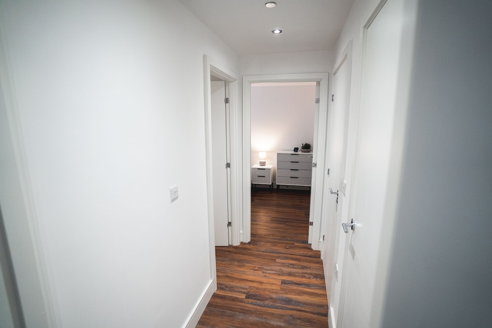 Staycay Modern 2-bed Apartment in Sheffield City Centre view 2