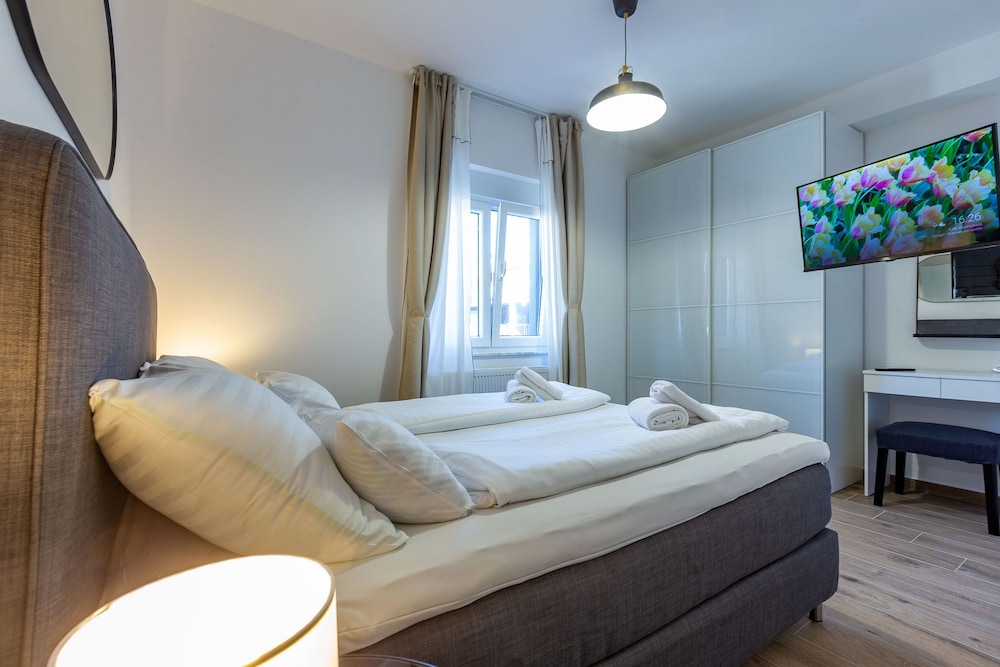 Exquisite Prestige Luxury Apartments With Shared Pool