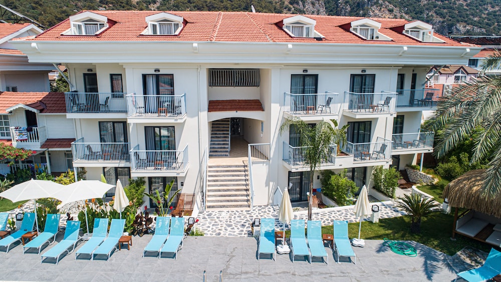 Blue Star Hotel - Image 50