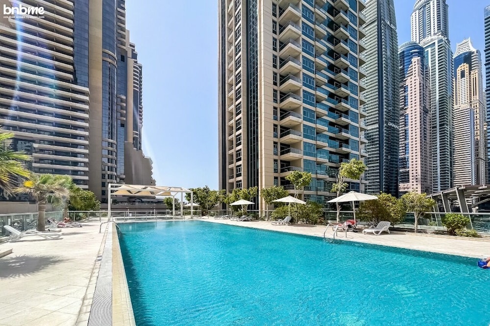 Scintillating Marina View From 1BR Apt