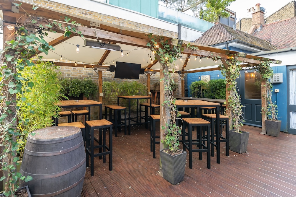 outdoor bbq area
