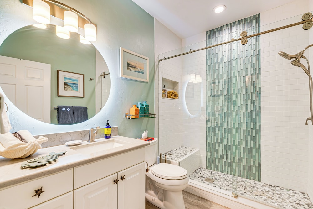 Steps to Beach: Home w/ Sunset Views in Cedar Key!