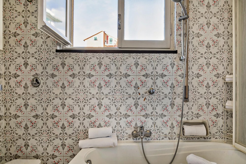 Homey Seaview Apartment by Wonderful Italy view 4
