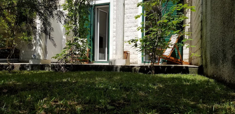 Photo 33