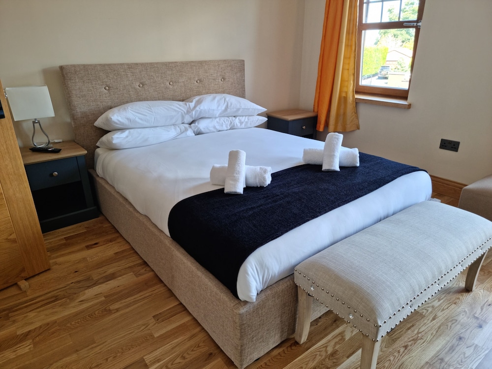 Edinburgh Vacations - Duddingston Guest House - Property Image 1