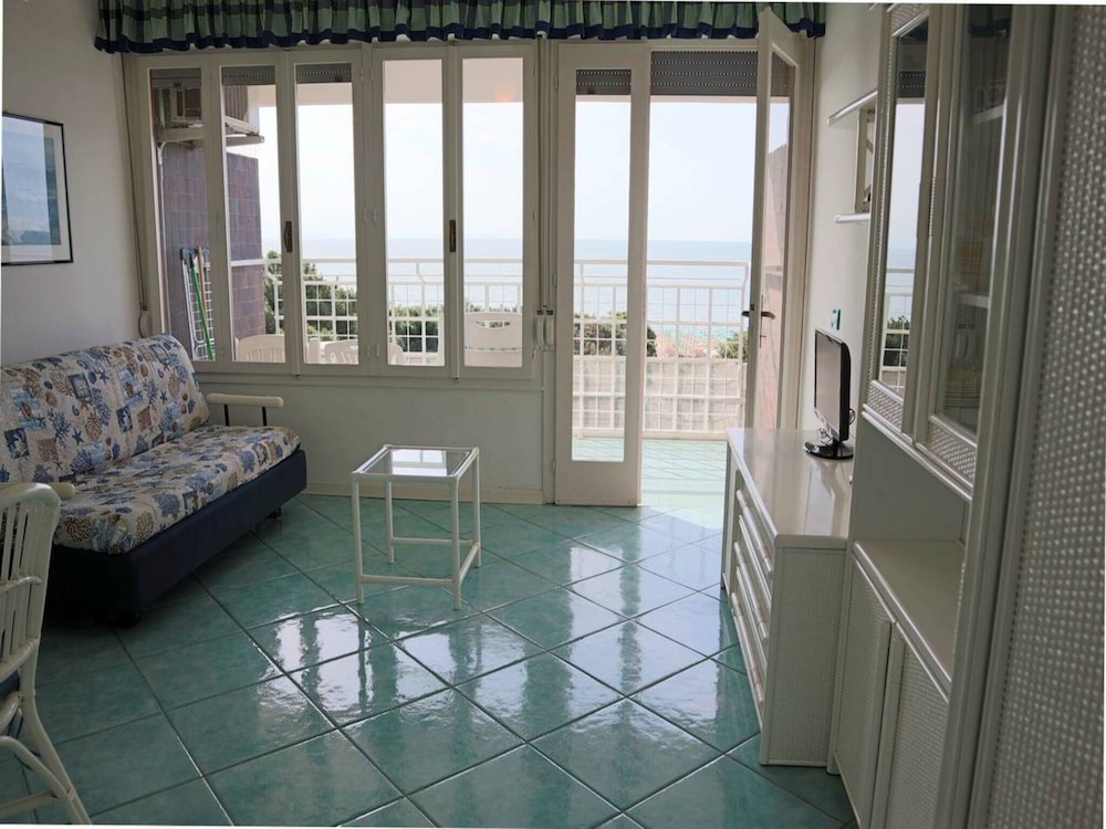 Very Nice Studio With Seaview Terrace Close to the Beach view 4