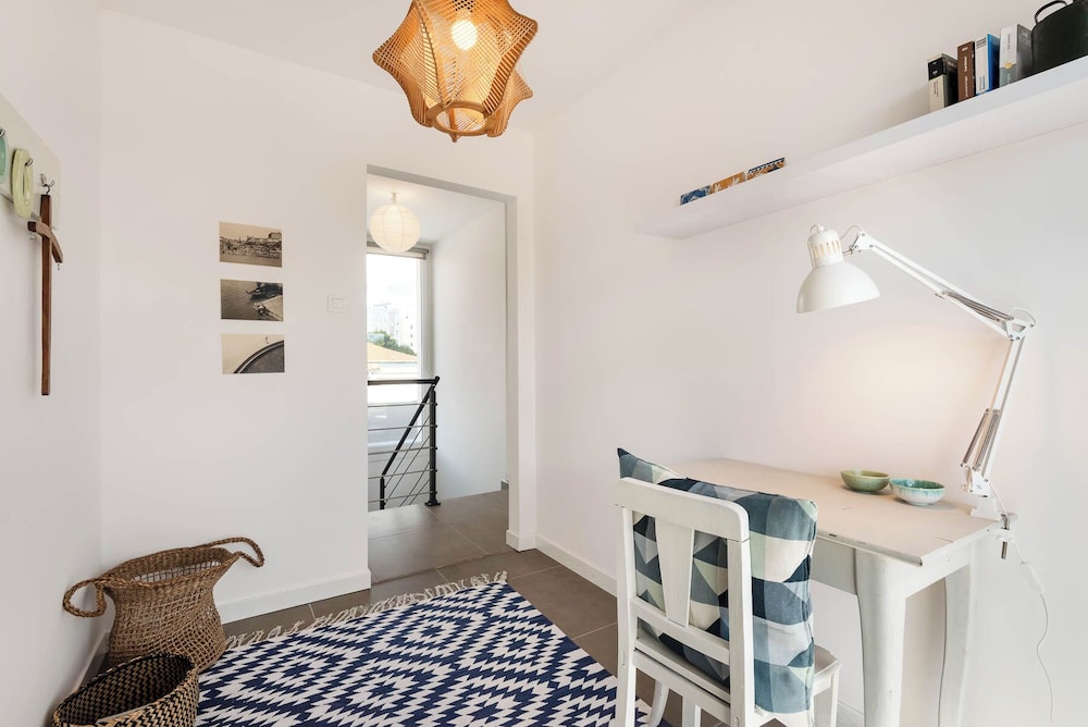 Aguda1 · Aguda's Family House 4bd, Parking, BBQ