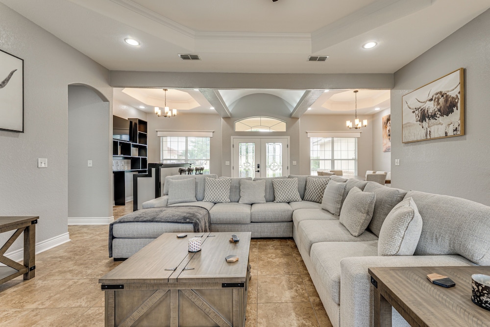 1 Mi From Lake: Pet-friendly Del Rio Gem