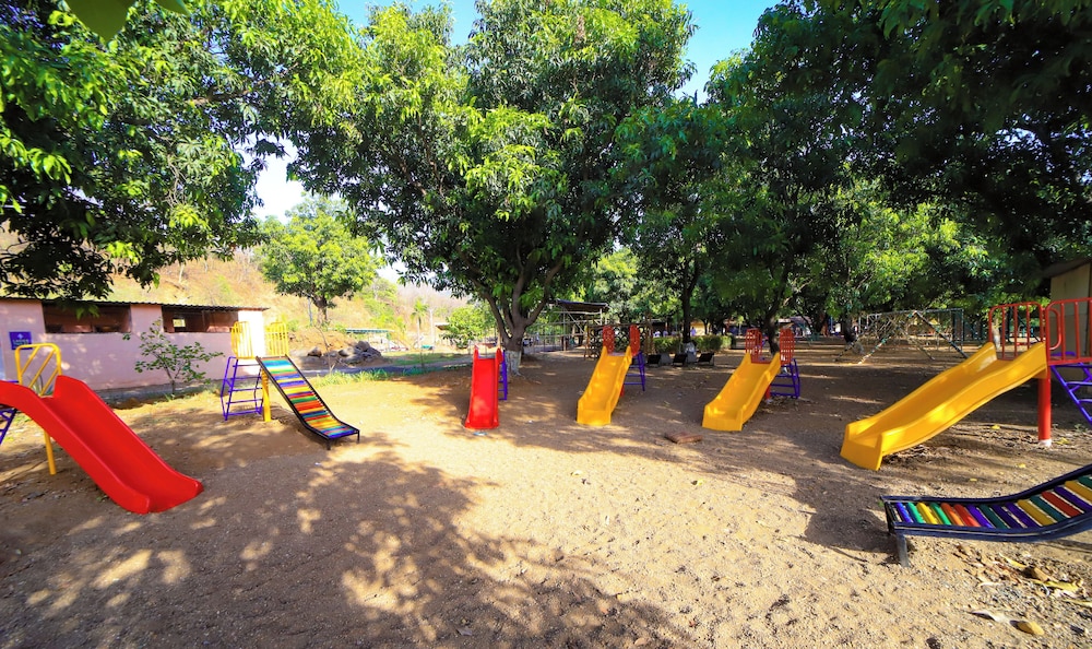 Monteria Village