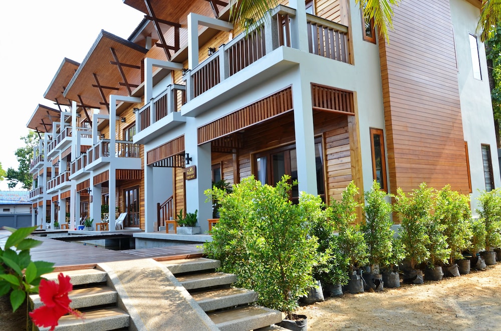 Lanta Miami Resort