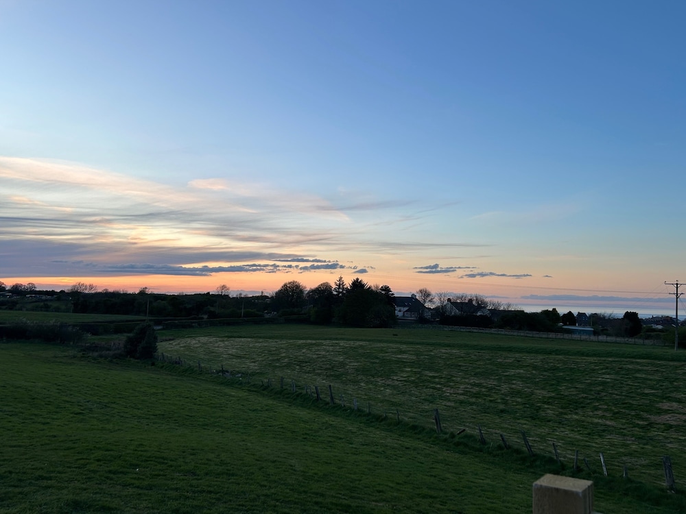 Fernlea Luxury Shepherds Hut - Sleeps 2 & Hot Tub