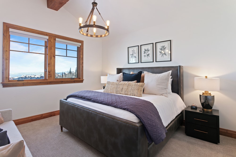 Grand Lodge - Penthouse #505 - Ski-in/ski-out 5 Bedroom Condo