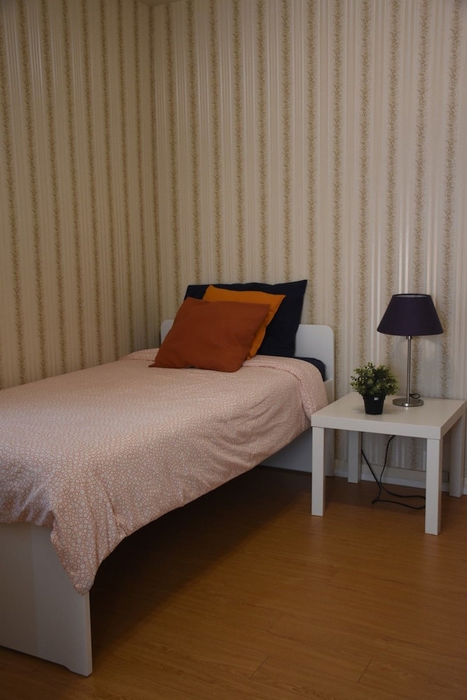 Kashaneh at Burbank - Image 4