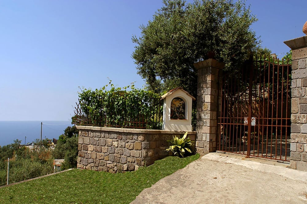 Villa Alma in Massa Lubrense view 2