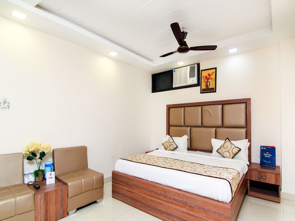 OYO 13932 Hotel Pushpanjali